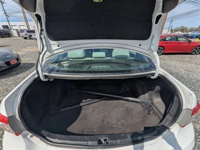 Toyota Corolla LE 4-Speed AT 2013