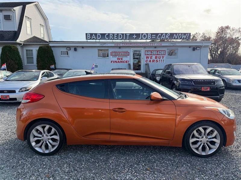Hyundai Veloster Base 2012