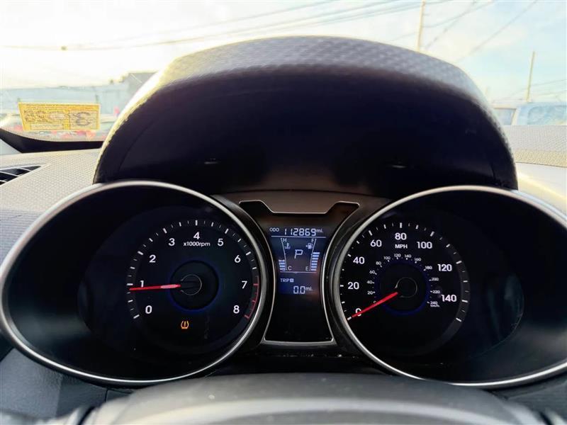 Hyundai Veloster Base 2012