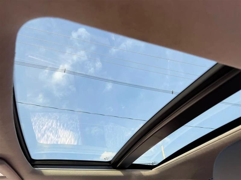 Hyundai Veloster Base 2012