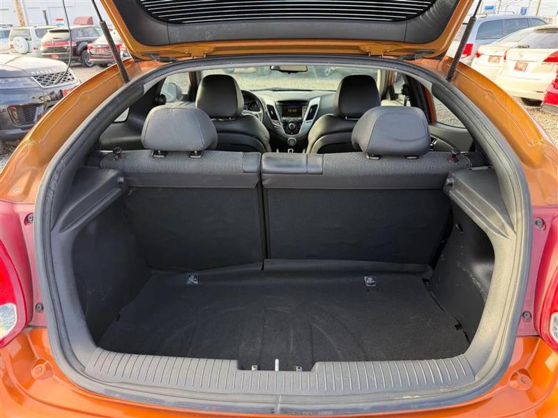 Hyundai Veloster Base 2012