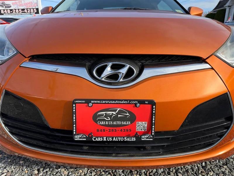 Hyundai Veloster Base 2012