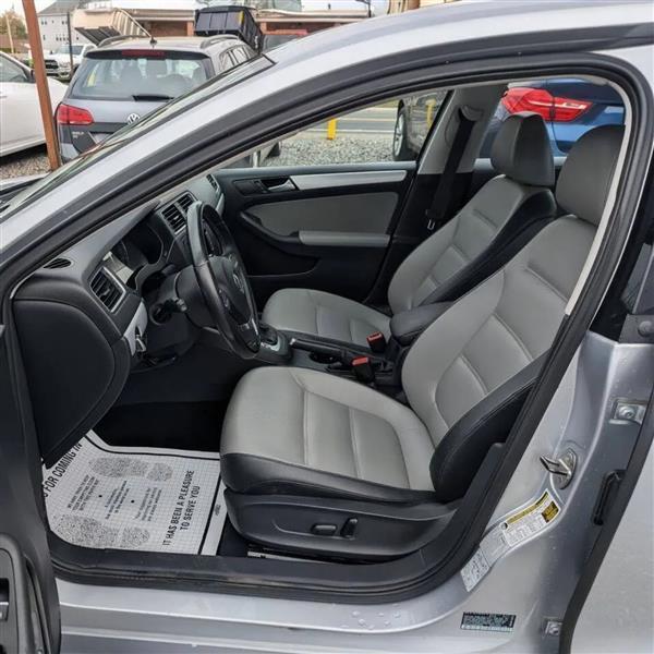 Volkswagen Jetta Hybrid SE 2014