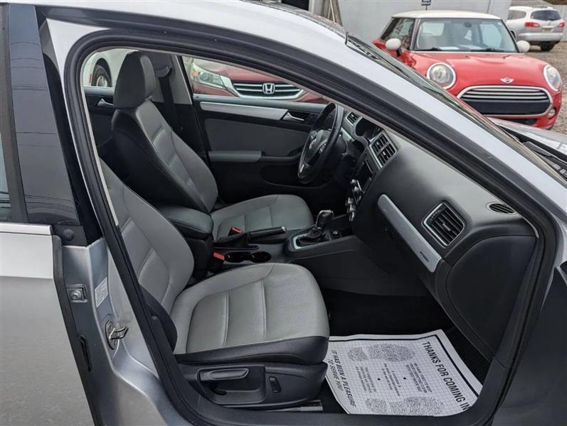 Volkswagen Jetta Hybrid SE 2014