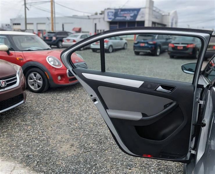 Volkswagen Jetta Hybrid SE 2014