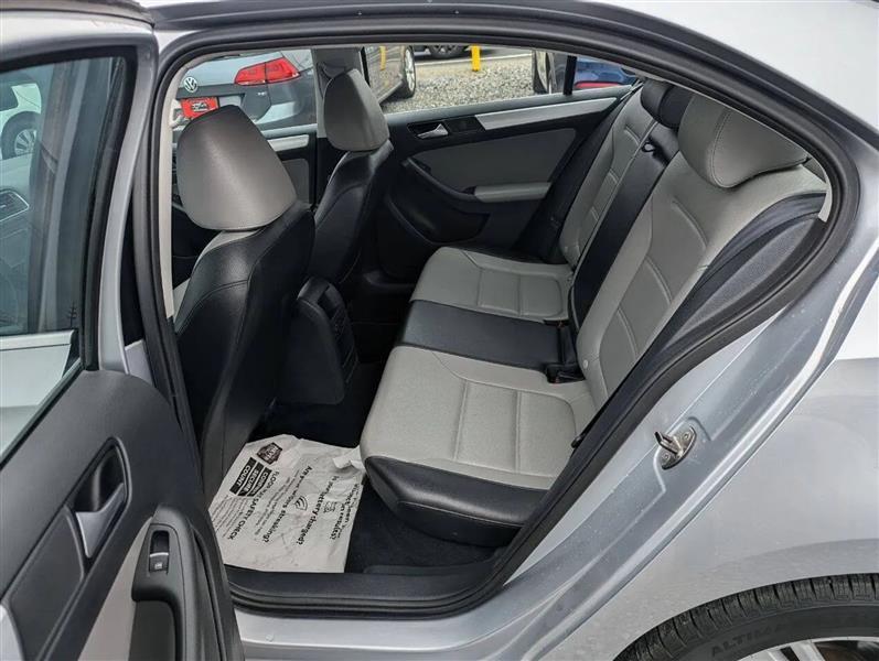 Volkswagen Jetta Hybrid SE 2014