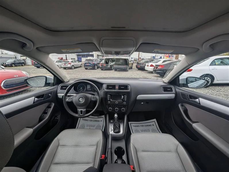 Volkswagen Jetta Hybrid SE 2014