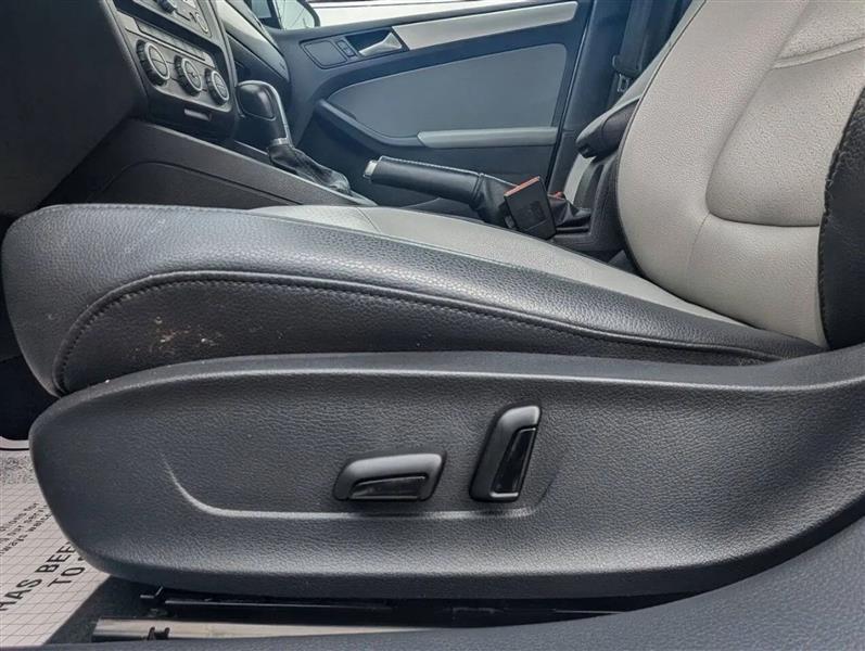 Volkswagen Jetta Hybrid SE 2014