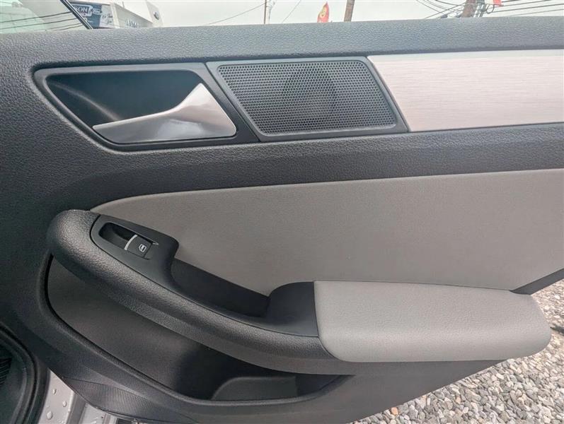 Volkswagen Jetta Hybrid SE 2014