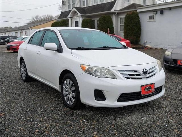 White 2013 Toyota Corolla LE Sedan Front-Wheel Drive 4-Speed Automatic