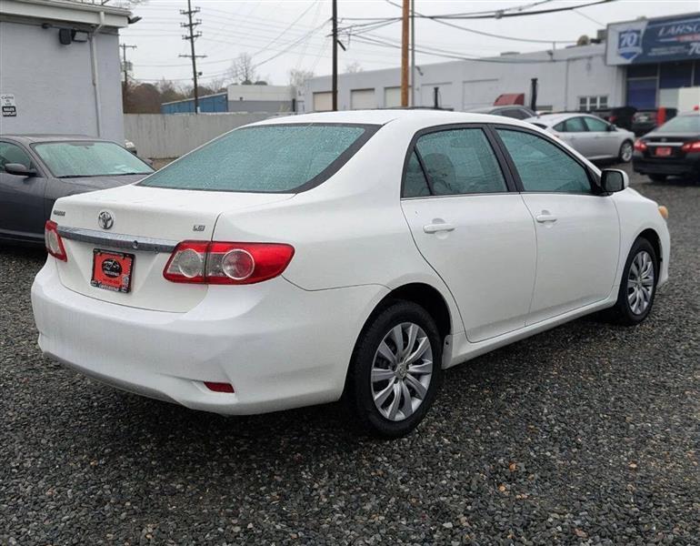 Toyota Corolla LE 4-Speed AT 2013