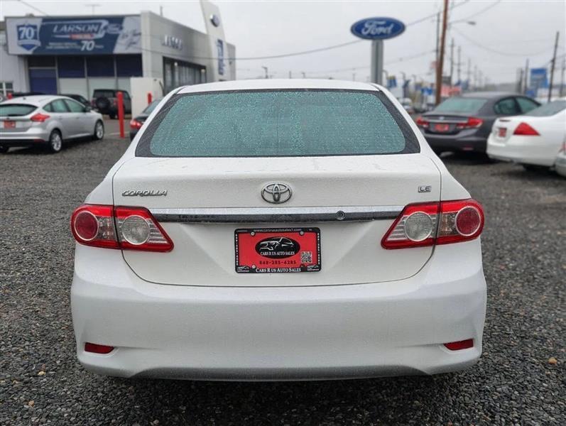 Toyota Corolla LE 4-Speed AT 2013