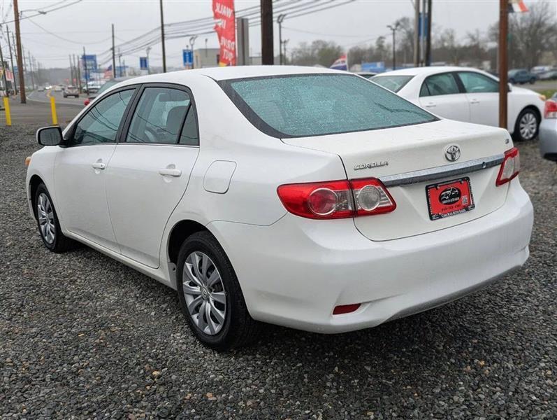 Toyota Corolla LE 4-Speed AT 2013