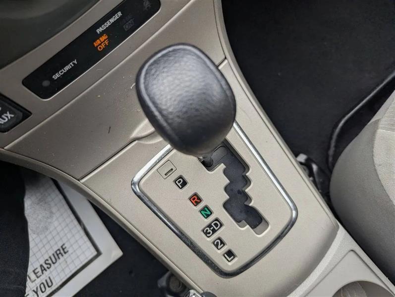 Toyota Corolla LE 4-Speed AT 2013