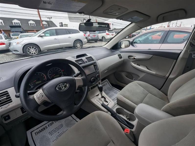 Toyota Corolla LE 4-Speed AT 2013