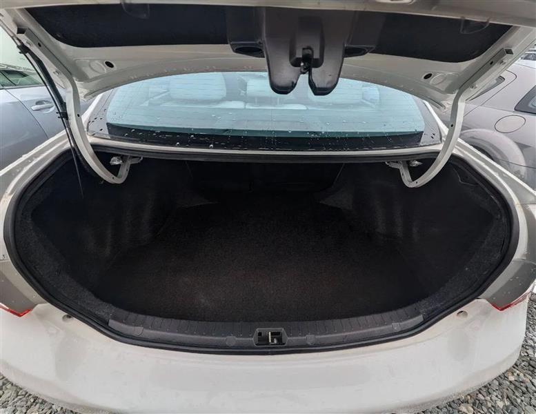 Toyota Corolla LE 4-Speed AT 2013