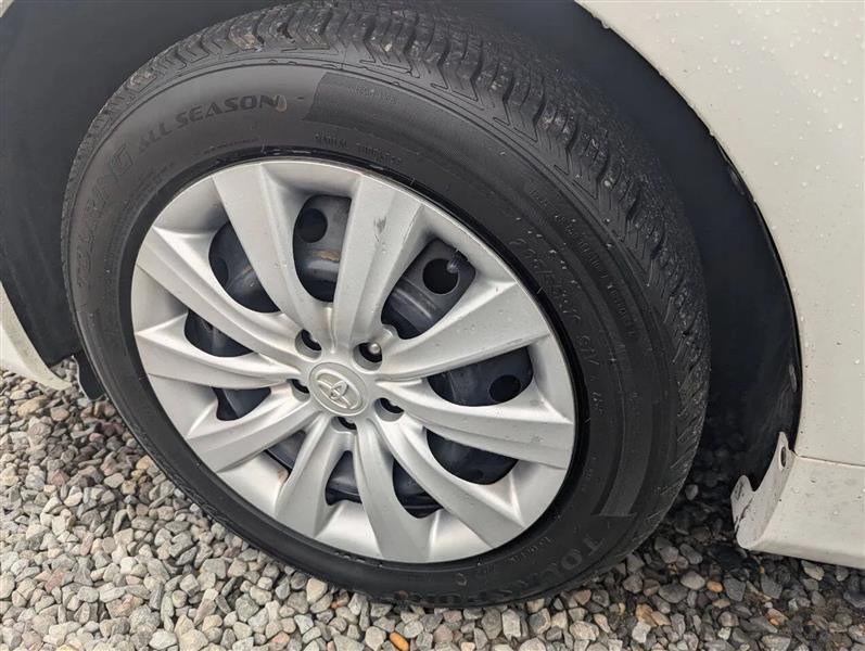 Toyota Corolla LE 4-Speed AT 2013