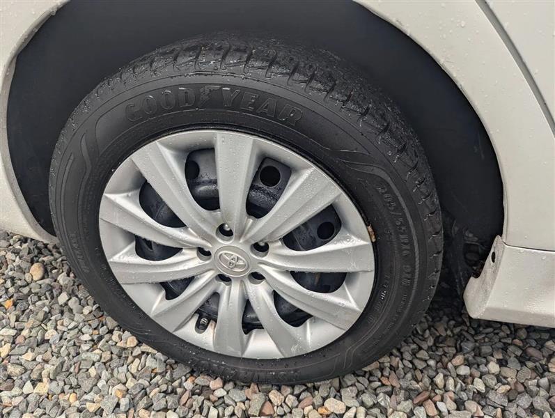 Toyota Corolla LE 4-Speed AT 2013