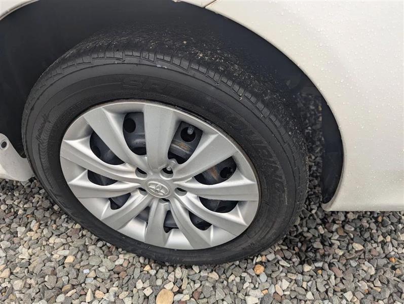 Toyota Corolla LE 4-Speed AT 2013