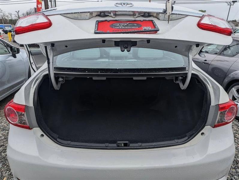 Toyota Corolla LE 4-Speed AT 2013