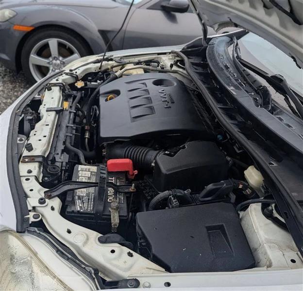 Toyota Corolla LE 4-Speed AT 2013