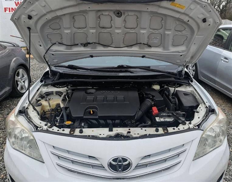 Toyota Corolla LE 4-Speed AT 2013