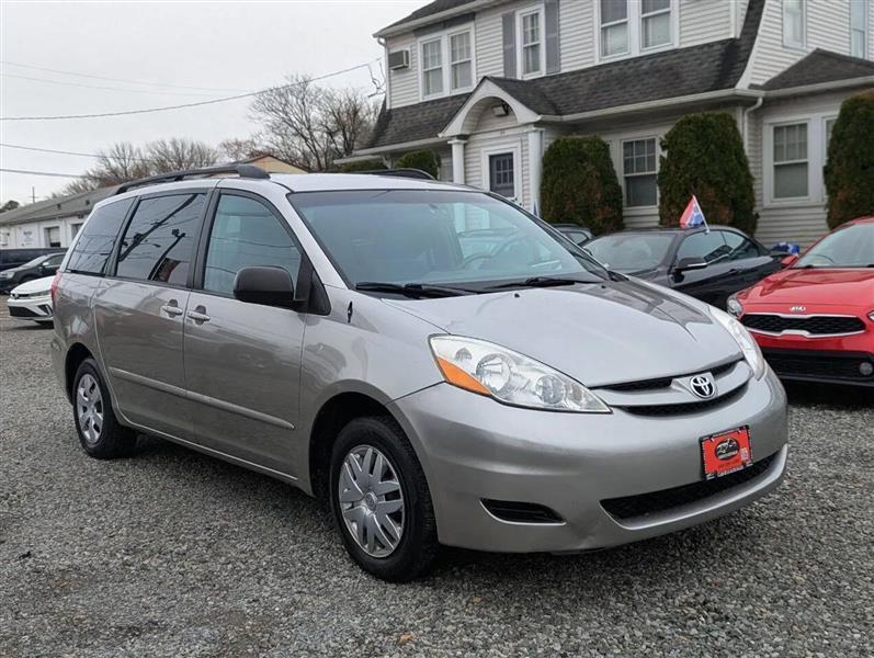 Toyota Sienna LE 7-Passenger 2006