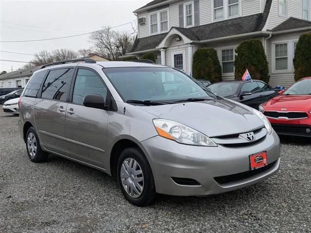 2006 Toyota Sienna LE 7-Passenger