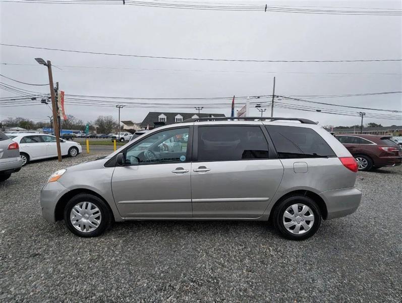 Toyota Sienna LE 7-Passenger 2006
