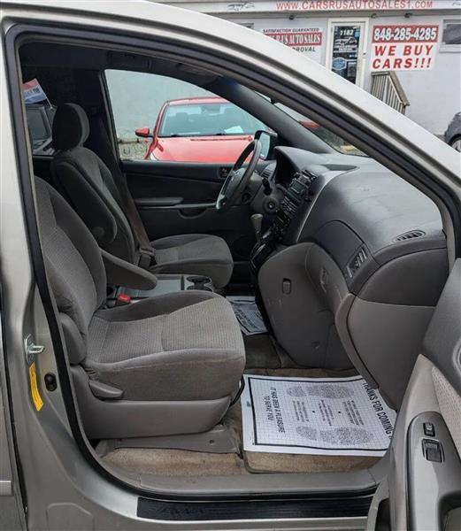 Toyota Sienna LE 7-Passenger 2006