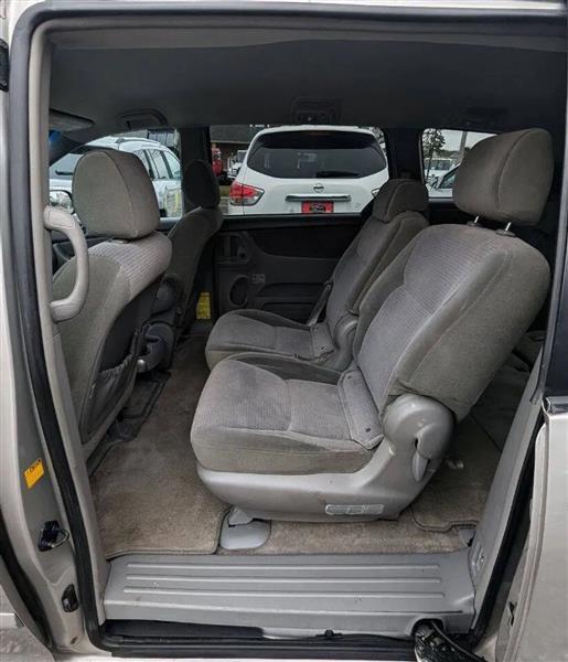 Toyota Sienna LE 7-Passenger 2006