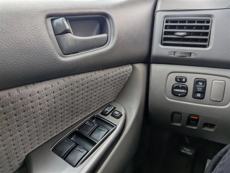 Toyota Sienna LE 7-Passenger 2006