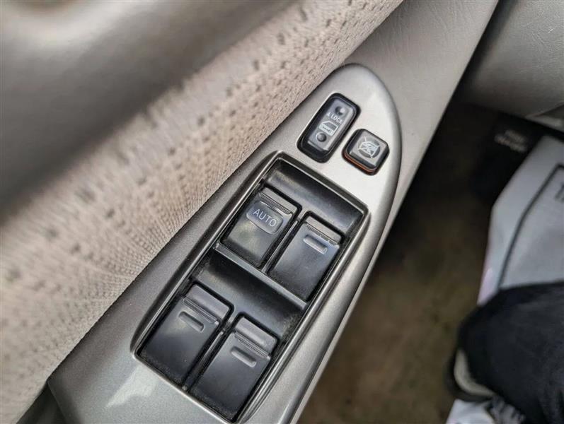 Toyota Sienna LE 7-Passenger 2006