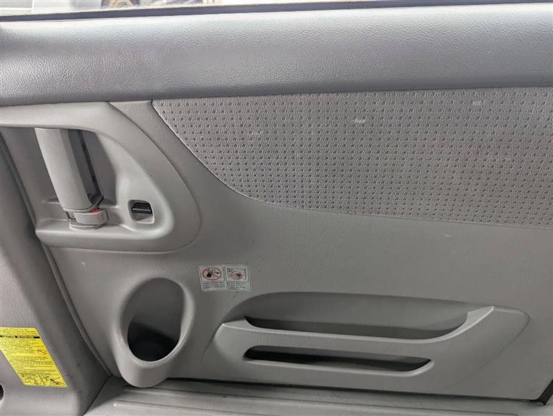 Toyota Sienna LE 7-Passenger 2006