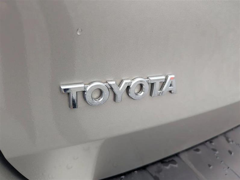 Toyota Sienna LE 7-Passenger 2006