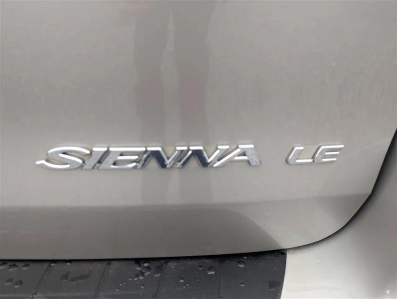 Toyota Sienna LE 7-Passenger 2006