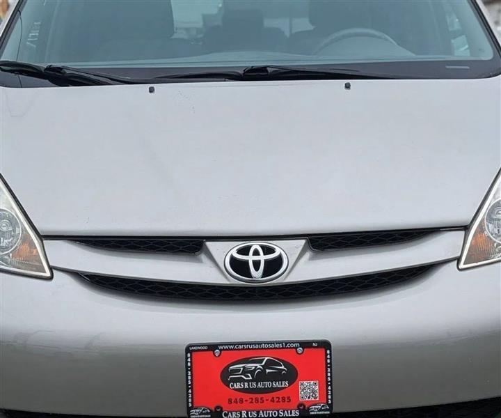 Toyota Sienna LE 7-Passenger 2006