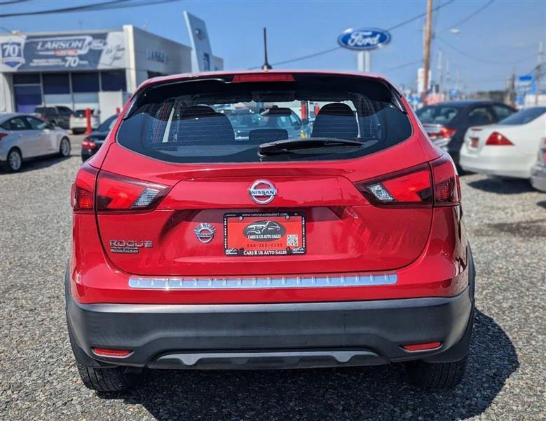 Nissan Rogue Sport S 2018