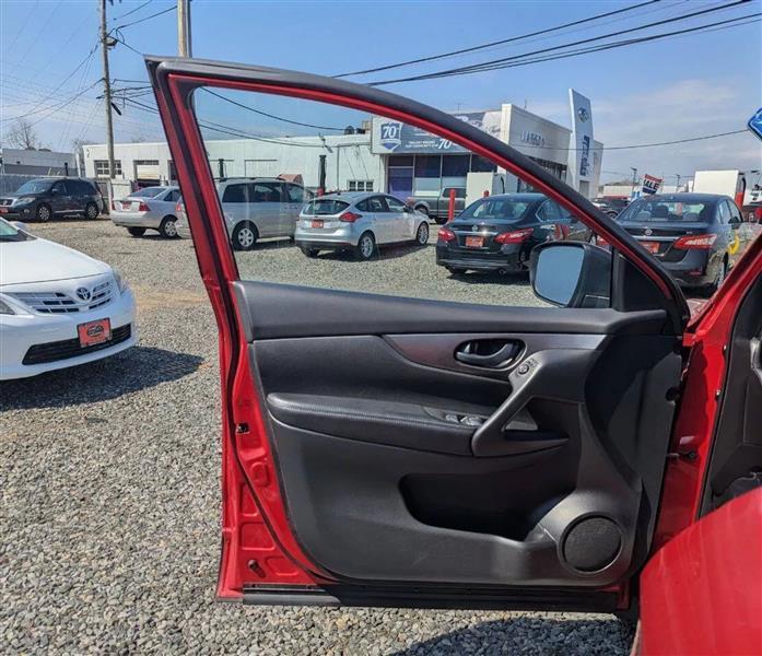 Nissan Rogue Sport S 2018