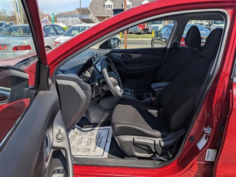 Nissan Rogue Sport S 2018