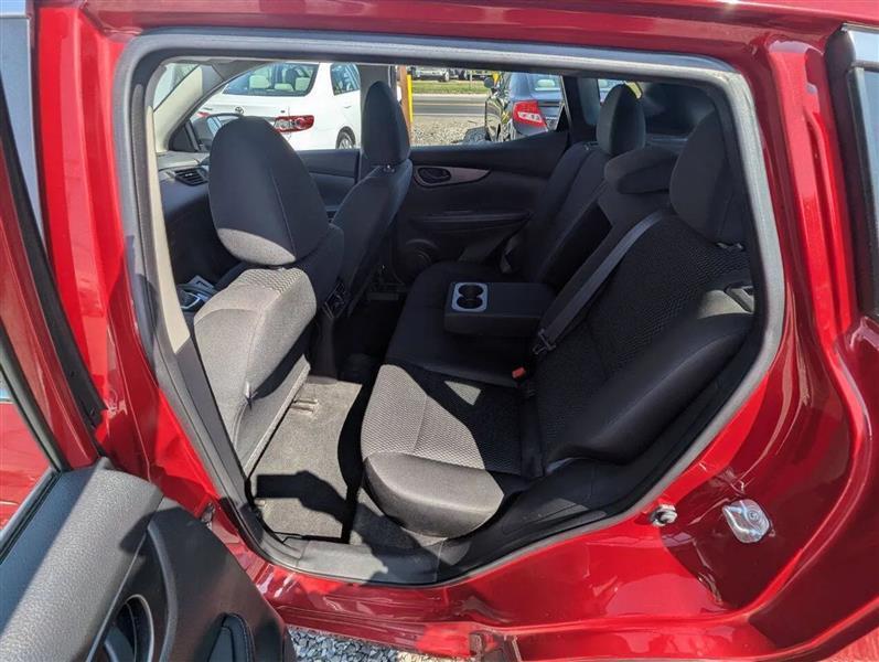 Nissan Rogue Sport S 2018