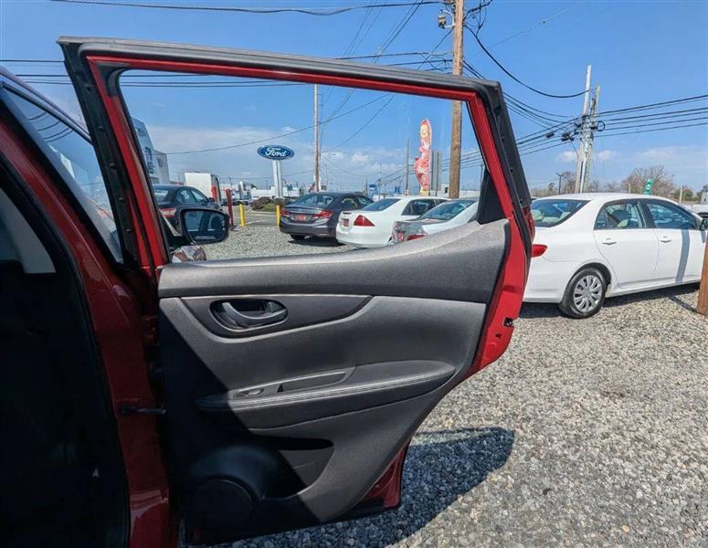 Nissan Rogue Sport S 2018