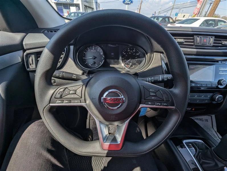 Nissan Rogue Sport S 2018