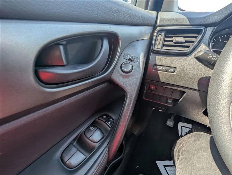 Nissan Rogue Sport S 2018