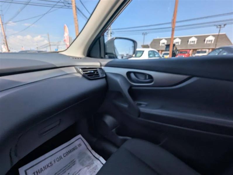 Nissan Rogue Sport S 2018