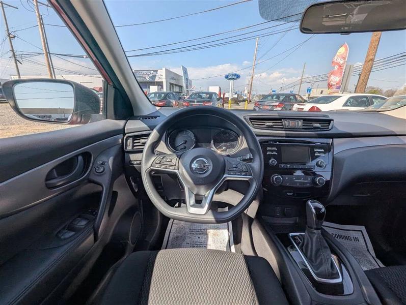 Nissan Rogue Sport S 2018