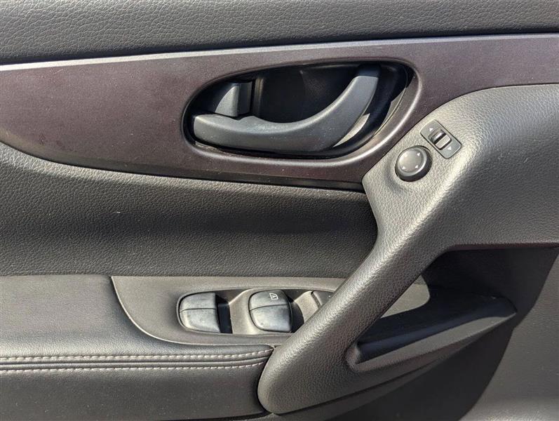 Nissan Rogue Sport S 2018