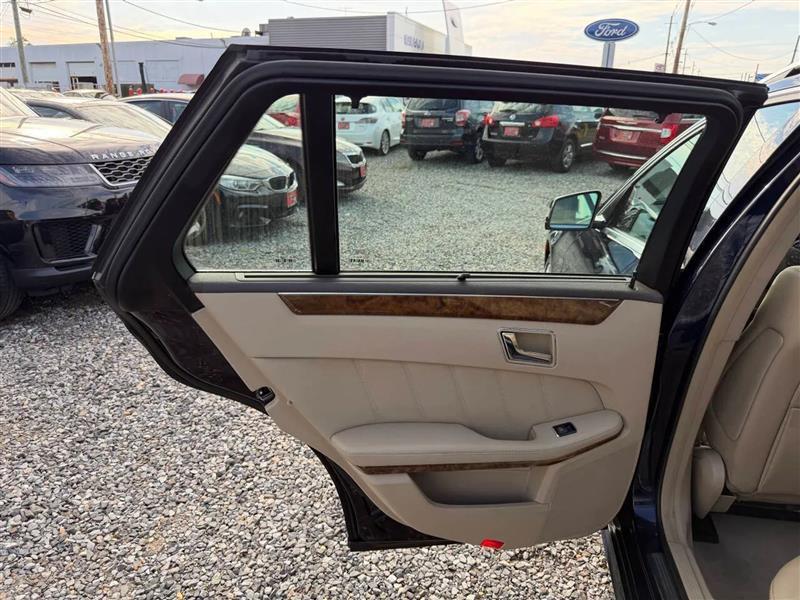 Mercedes-Benz E-Class Wagon E350 4Matic 2011