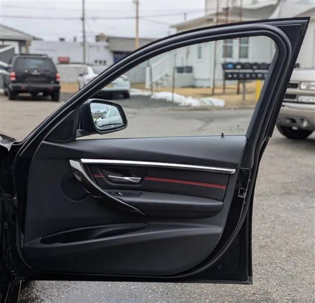 BMW 3-Series 328i xDrive Sedan 2016