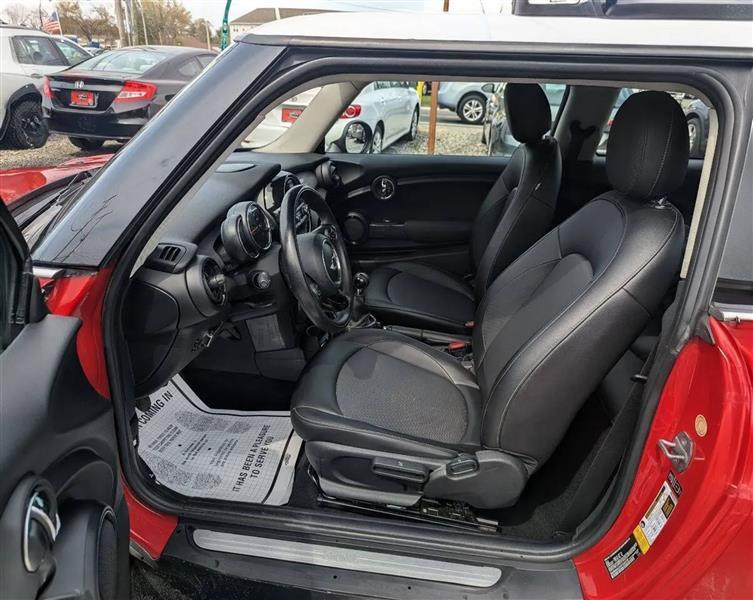 MINI Cooper Base 2015